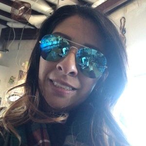 Meet your Posher, Joyce